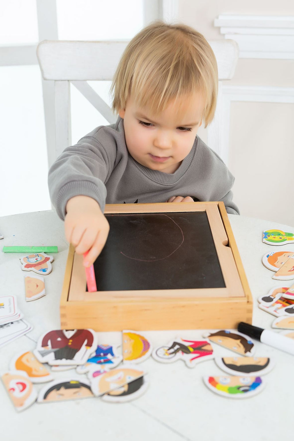 Circus emotions - 2 in 1 chalk and white board.